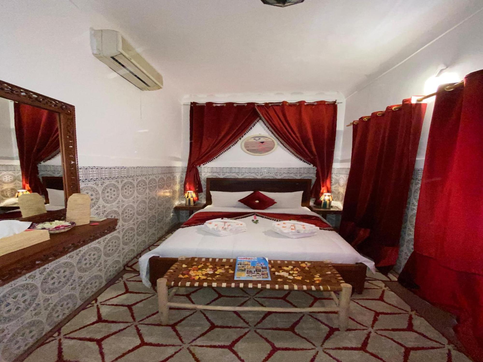 Riad Lazord De Marrakech Entier มาร์ราเกช ภายนอก รูปภาพ