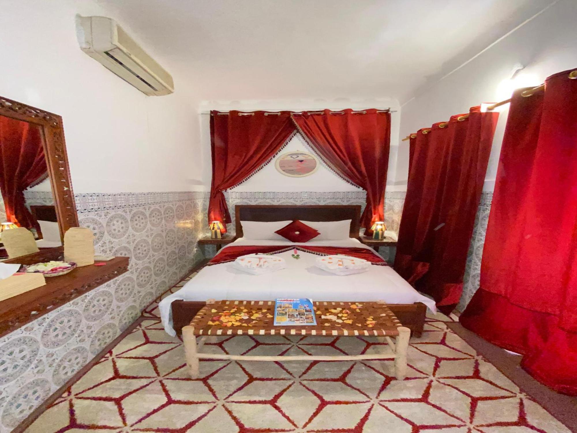 Riad Lazord De Marrakech Entier มาร์ราเกช ภายนอก รูปภาพ